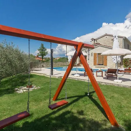 Holiday home Stella Tinjan