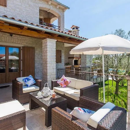 Holiday home Stella Tinjan