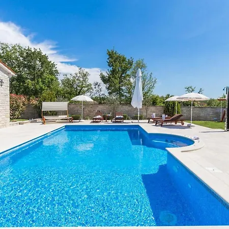 Holiday home Stella Tinjan